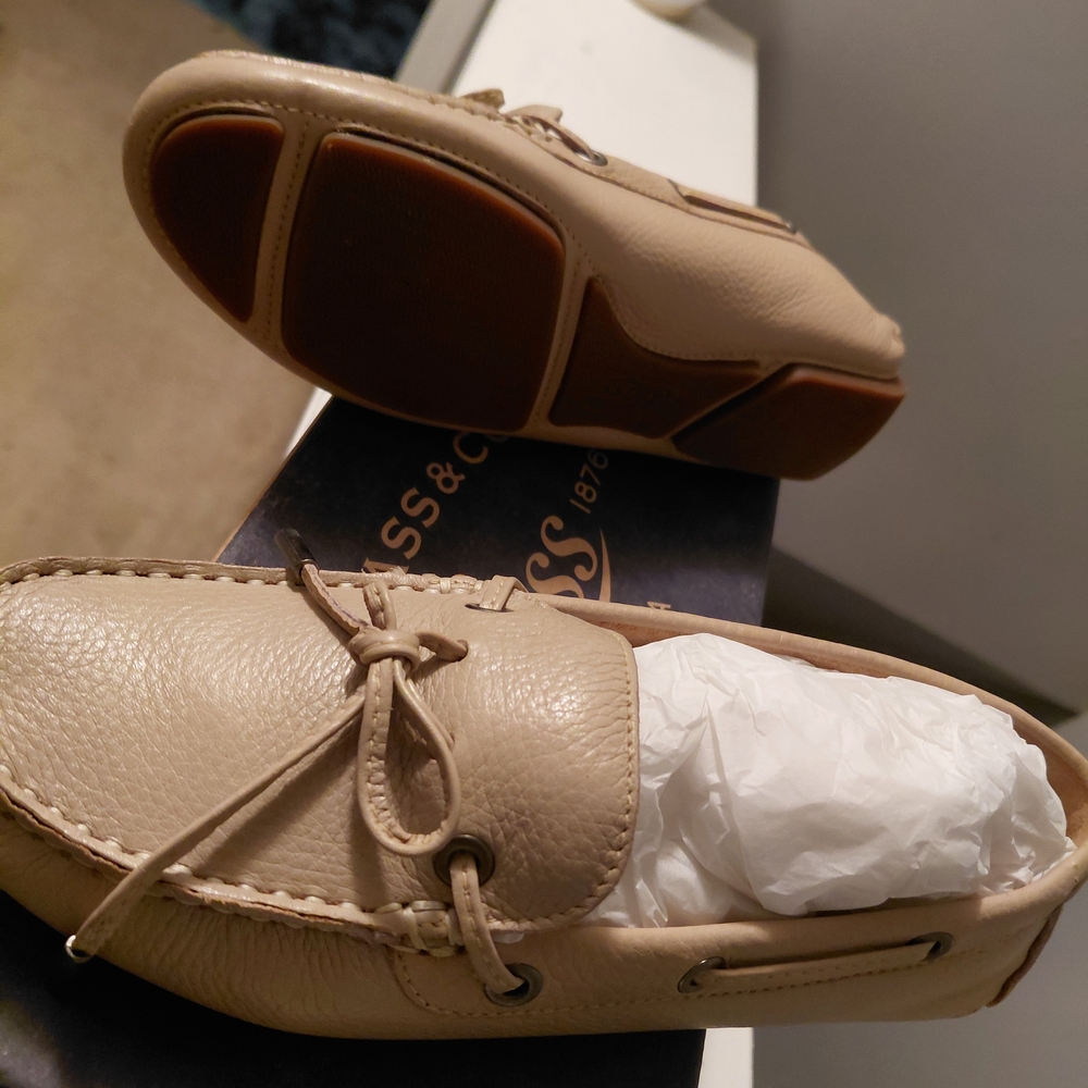 Woman Cream Loafers